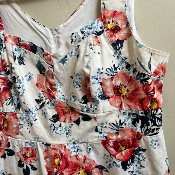 Torrid floral peplum top - Picture 5 of 7